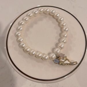 White Pearl Beads Bracelet with Cubic Shoes Charm